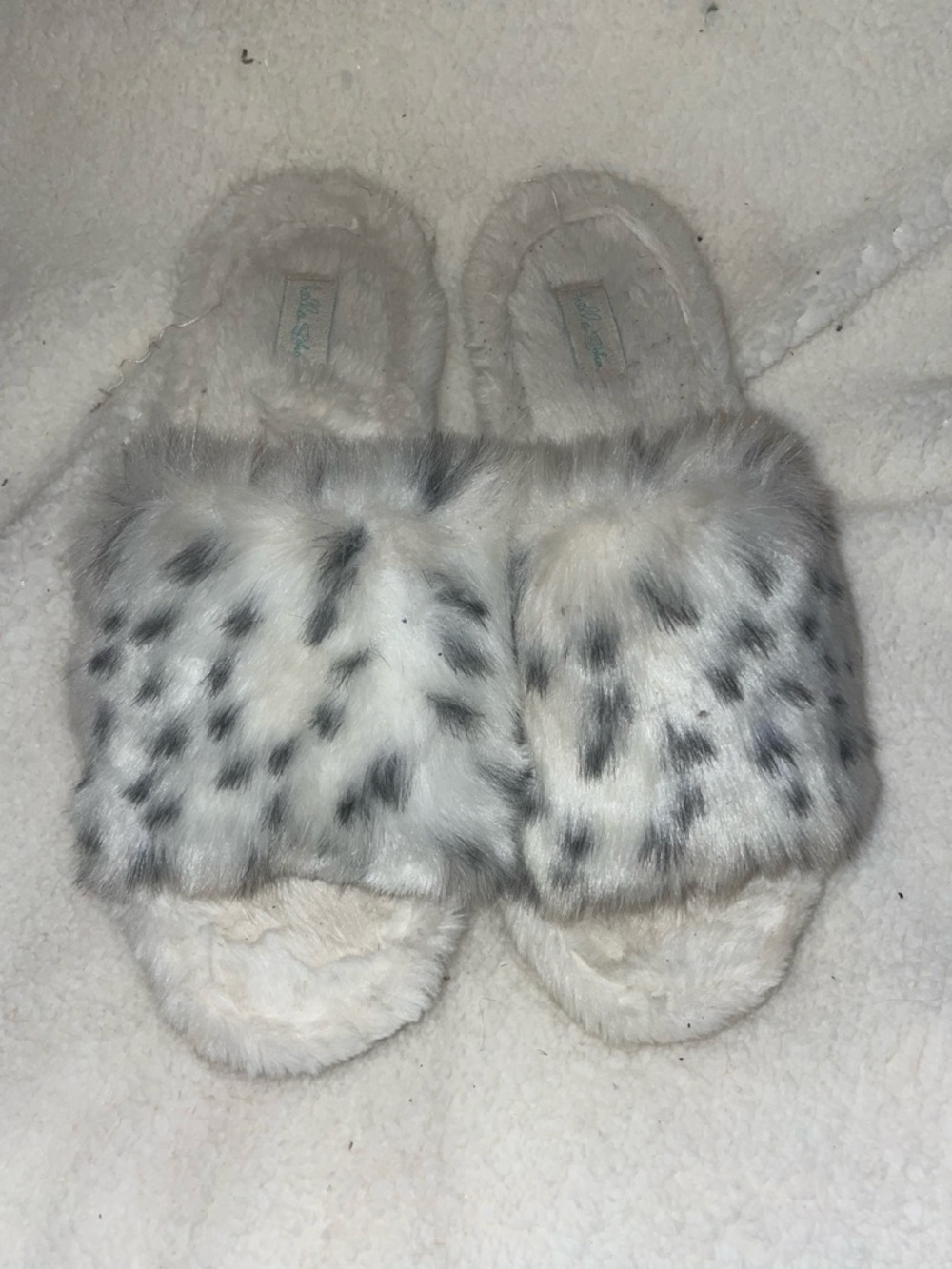 Cozy Faux Fur Slide Slippers - White/Gray